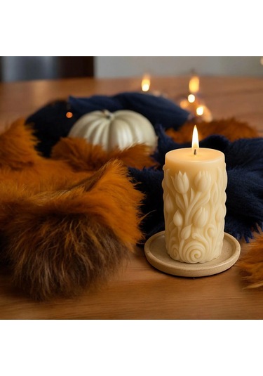 El Yapımı Dekoratif Sütun Mum, Çiçek Oymalı Soya Mumu