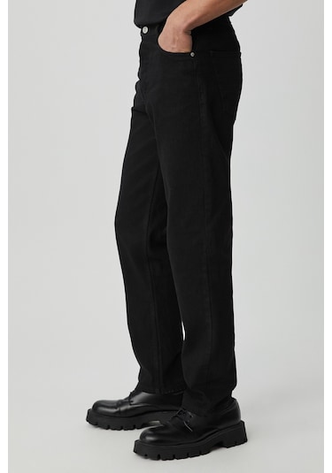 BRUNO Erkek Regular Fit Rahat Kesim Kalın Dokulu Yıkama Efektli Magic Denim Siyah Jeans