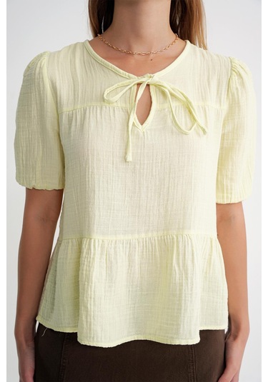 4715 Kadın Yakası Bağlamalı Kısa Kol Müslin Bluz Sarı Sari