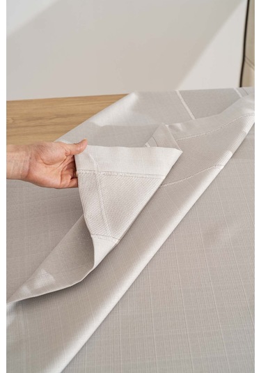 Nora Açık Gri Zarf Köşe Masa Örtüsü 150x220 Cm Gri