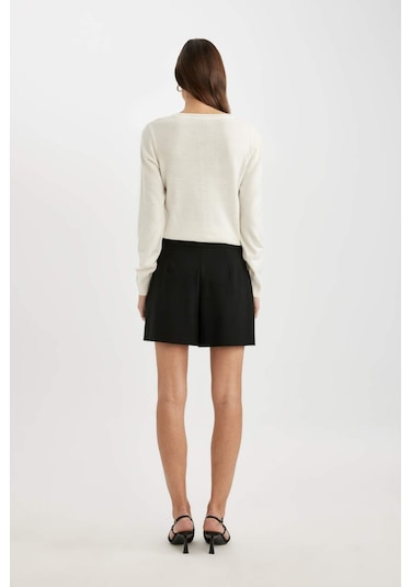 DeFacto Yüksek Bel Pileli Casual Klasik Şort Etek C7340AX24SMBK81 Siyah