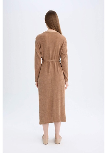 DeFacto Regular Fit Bürümcük Uzun Kollu Bağcıklı Midi Elbise D5024AX24AUBN540 Kahve