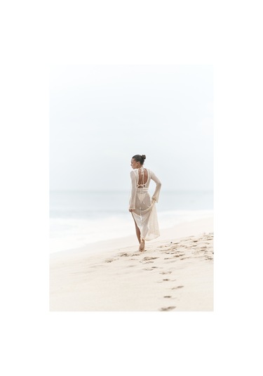 Fajahar Dekolteli Bağcıklı Bej Triko Uzun Elbise Bej