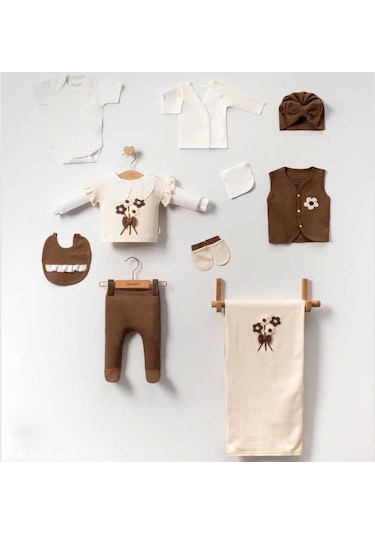 Çiçek Ve Fiyonk Detaylı 10 Parça Bebek Hastane Çıkışı Ful Set Kahverengi