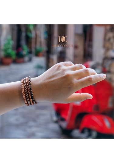 El Yapımı Şık Tasarım Kalın Dövülmüş Saf Bakır Bilezik Bakır Takı Bilekliği Işıklı Kutulu 4 Lü Set Bakır