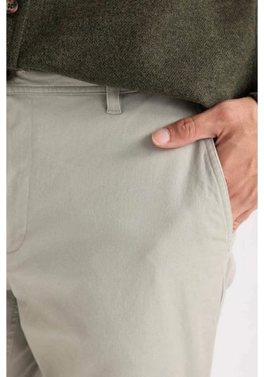 DeFacto Regular Fit Normal Kesim Yazlık Düz Paça Chino Kanvas Pantolon D7349AX25SPKH475