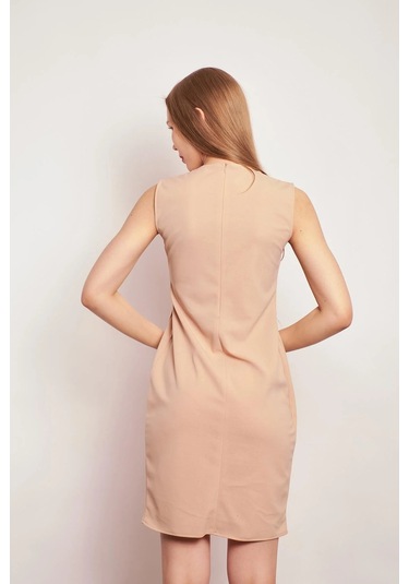 Kruvaze Anvelop Önü Büzgülü Şal Yakalı Kolsuz Likralı Krep Kumaş Elbise-bej Bej