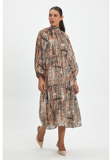 Kadın Uzun Elbise - Yılan Derisi Desenli, Balıkçı Yaka Ve Taşlı Düğme Detaylı, Şık Ve Modern Tasarım - Günlük Ve Özel Kullanım İçin Elbise Kiremit