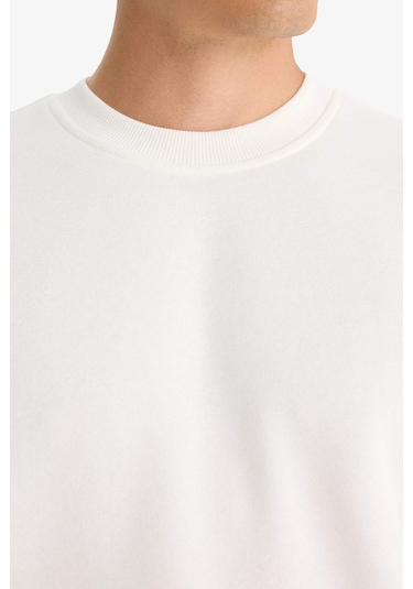 Defacto Relax Fit Bisiklet Yaka Kalın İçi Yumuşak Tüylü Basic Düz Sweatshirt T5139az25auwt32 Beyaz Defacto Relax Fit Bisiklet Yaka Kalın İçi Yumuşak Tüylü Basic Düz Sweatshirt T5139az25auwt32 Beyaz