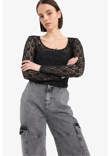 DeFacto Coool Yuvarlak Yaka Fitted Dantel Uzun Kollu Bluz E7614AX25SPBK81
