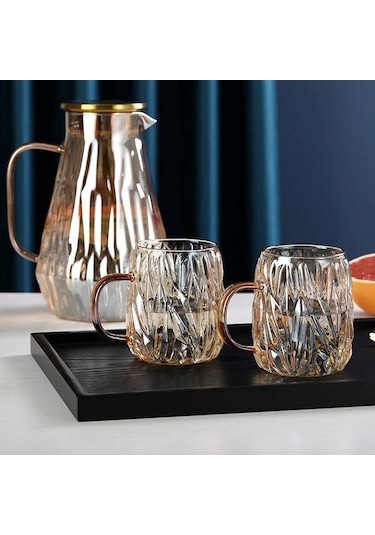 Qerhome Borosilikat Amber Cam Gold Kapaklı Sürahi 1900 Ml & 2 Adet Borosilikat Cam Kupa 450 Ml Mrc