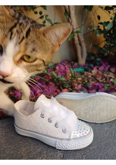 Scarpe Magiche Beyaz Kız Çocuğu Ayakkabısı Işıklı 31-35 Numara Arası Işıksızdır Beyaz