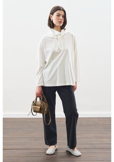 Yüksek Yaka Bağlamalı Bluz Ekru Ekru