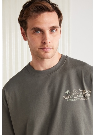 Colıbrı  Erkek Ön Arka Baskı Detaylı Oversize Kısa Kollu Bisiklet Yaka Organik Pamuklu Gri T-shirt