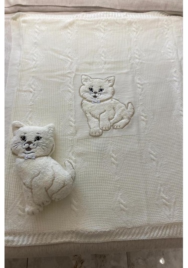 Oyuncak Hediyeli Bebek Triko Battaniye 90x90 Cm Krem Krem