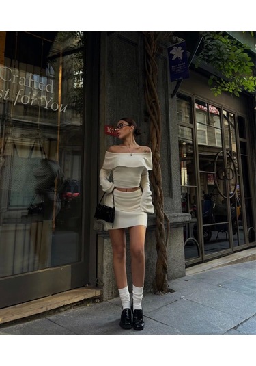 Straplez , Madonna , Carmen Yaka Croplu Mini Etekli İkili Takım Triko - Beyaz Beyaz