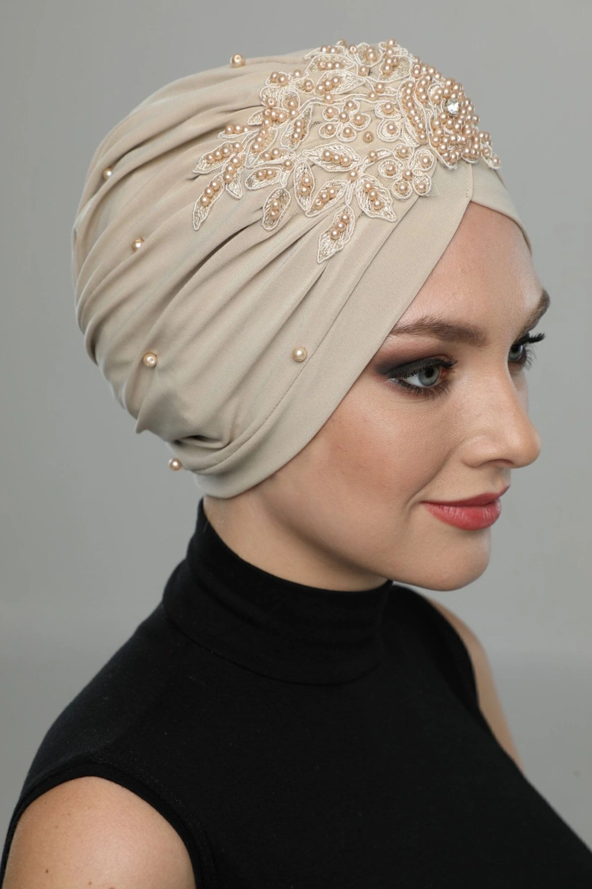 Kopma Astarlı Işlemeli Bej Gül Motifli Hazır Türban Tesettür Abiye Bone Bej Gül