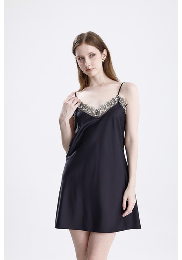 Laperissa Kadın Siyah Saten Dantelli Ayarlanabilir Askılı Şık Gecelik Siyah