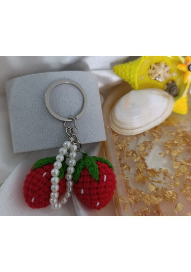 Çilekli İncili Anahtarlık Amigurumi El Yapımı