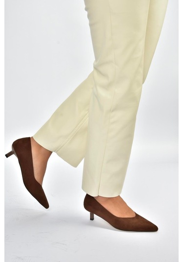 Fox Shoes V404090302 Kahverengi Süet Sivri Burun Alçak Topuklu Kadın Ayakkabı Kahverengi Fox Shoes V404090302 Kahverengi Süet Sivri Burun Alçak Topuklu Kadın Ayakkabı Kahverengi