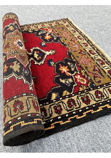 Burak Halı El Dokuma Kırmızı 88 x 142  CM %100 Yün Kök Boya Yörük Halısı