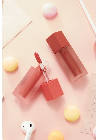 Pürüzsüz Ve Kadifemsi Dokulu, Doğal Görünüm Sunan Tint Clıo Chiffon Blur Tint 05 Pink Fog 05