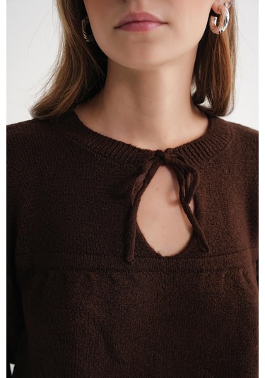 6950 Kadın Yakası Bağcıklı Pileli Triko Kazak Kahve Kahve