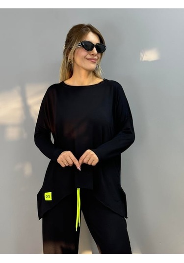 Leyla Sanat Sanata Yeni Bir Bakış Açısı Kadın Iki Iplik Viskon Pamuk Kumaş Arma Detaylı Ikili Takım Siyah