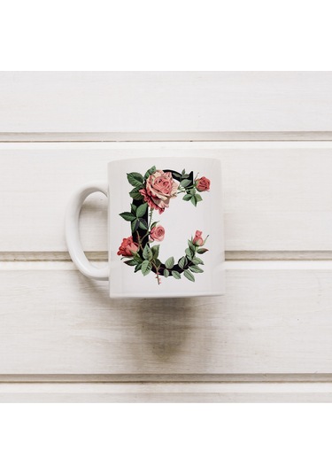C Baş Harf Kırmızı Güller İle Sarılı Bardak 330 Ml Kişiye Özel Çiçekli Hediye Beyaz