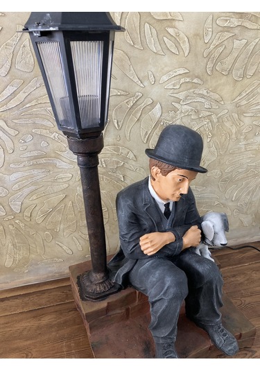 Charlie Chaplin Sokak Lambası Altın Siyah