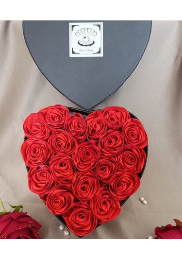 Kutuda Solmayan Güller Sevgiliye Anneye 19 Adet Yapay Gül Kırmızı Dekorasyon Hediyelik Siyah Kutu Gü