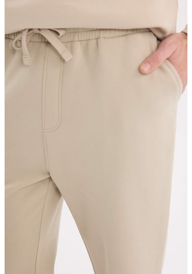 DeFacto Regular Fit Eşofman Altı İçi Polarlı Basic Düz Cepli Beli Bağcıklı Düz Paça D7836AX25SPBG735 DeFacto Regular Fit Eşofman Altı İçi Polarlı Basic Düz Cepli Beli Bağcıklı Düz Paça D7836AX25SPBG735