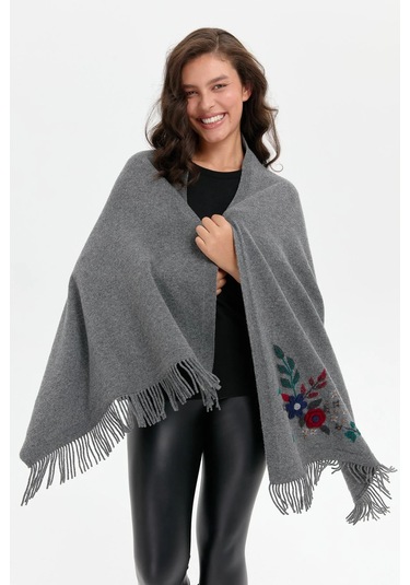 Desen Triko Kadın Papatya İşlemeli Püsküllü Yün Şal 24028 Füme Füme