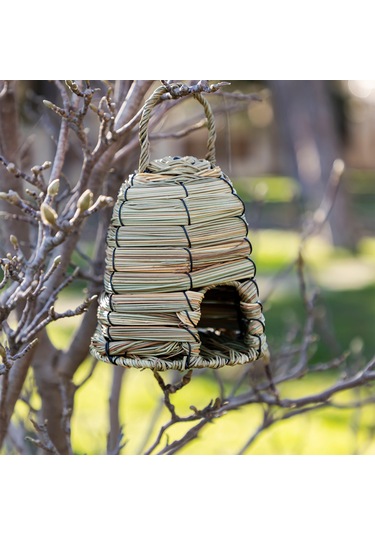 Garden With Ware Hasır Kuş Yuvası