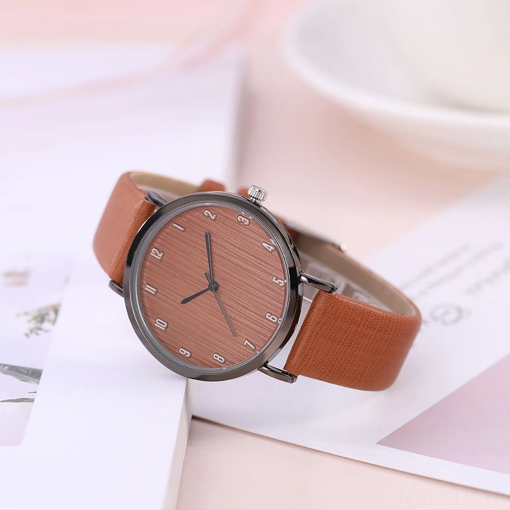 Xindoker Kadınlar İçin Klasik Deri Kayışlı Kol Saati - Kuvars Hareketli, Ahşap Desenli Dijital Gösterge, Renk Seçenekleriyle Elbiseye Uyumlu Diğer