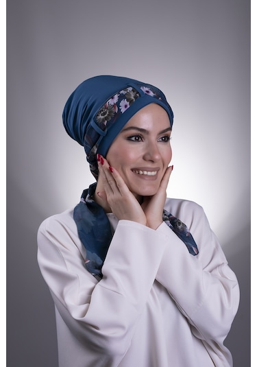 P. Mavisi Pratik Hazır Geçmeli Tesettür Bone Sandy Kumaş Desenli Şifon Kemerli 1205d 17 Petrol Mavisi