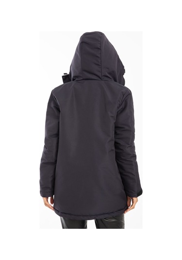 Kadın Lacivert Içi Polarlı Su Ve Rüzgar Geçirmez Kapüşonlu Kışlık Mont Lacivert