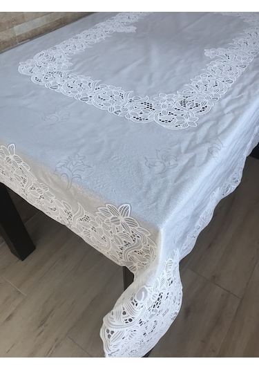 Dantel görünümlü PVC masa örtüsü 120.150 cm beyaz