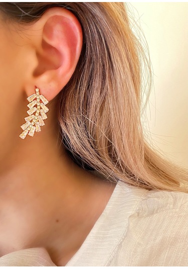 Kadın Altın Kaplama Yaprak Figürlü Zirkon Taşlı Küpe Altın