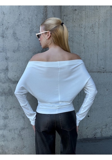 Kadın Kayık Yaka Full Esnek Asimetrik Kesim Comfort Spor Şık Tasarım Yumoş Bluz Beyaz