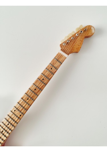 El Yapımı 1/4 Ölçek Minyatür Elektro Gitar Stratocaster Polka Dot