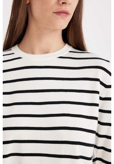 Defacto Regular Fit Yumuşak Dokulu Bisiklet Yaka Çizgili Triko Kazak C5261AX24AUER105 Ekru