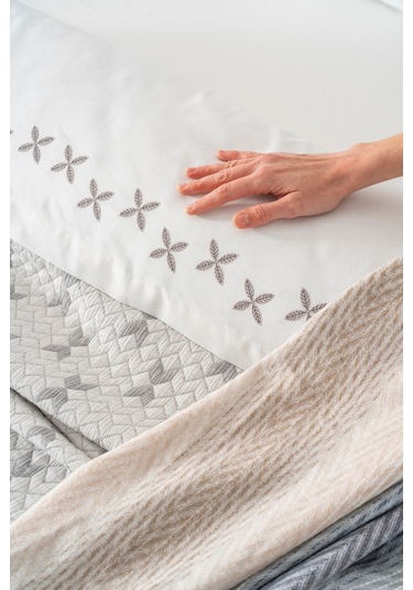 Mode Gri Nakışlı Çift Kişilik Nevresimli Battaniye Seti - 8 Parça Çeyiz Seti Gri