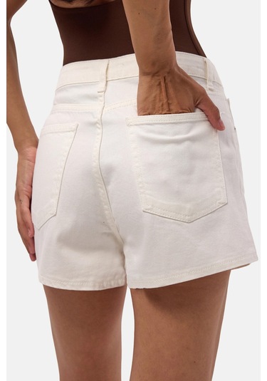 Itsbasic Kadın Kırık Beyaz 7s6-101 Mini Mom Denim Şort