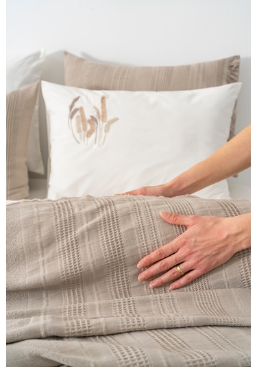 Arya Vizon Nakışlı Çift Kişilik Nevresimli Pike Seti - 7 Parça Çeyiz Seti Vizon