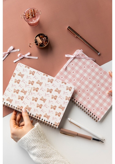 A5 Spiralli Karton Kapak 2 Li Set Kareli Okul Defteri 80 Yaprak, Ders Programlı Ayıcık