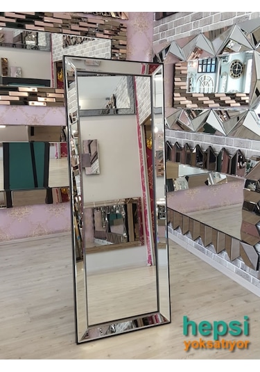 Ayna Çerçeveli Model Siyah Renk Ayaklı Boy Aynası Siyah