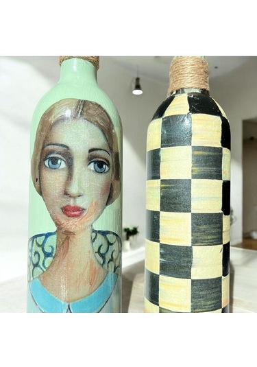 Kadın Desenli Ve Kareli 750 Ml Zeytinyağı Sıvıyağ Şişesi Yağdanlı