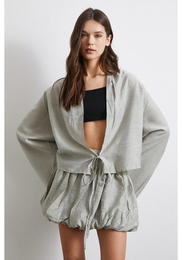 Geniş Kol Önden Bağlamalı Bluz Taş Taş