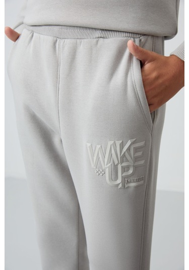 Tommy Life Taş Pamuklu Kalın İçi Tüylü Yumuşak Dokulu Standart Fit Baskılı Erkek Çocuk Eşofman Takım - 11253 Taş Rengi Taş